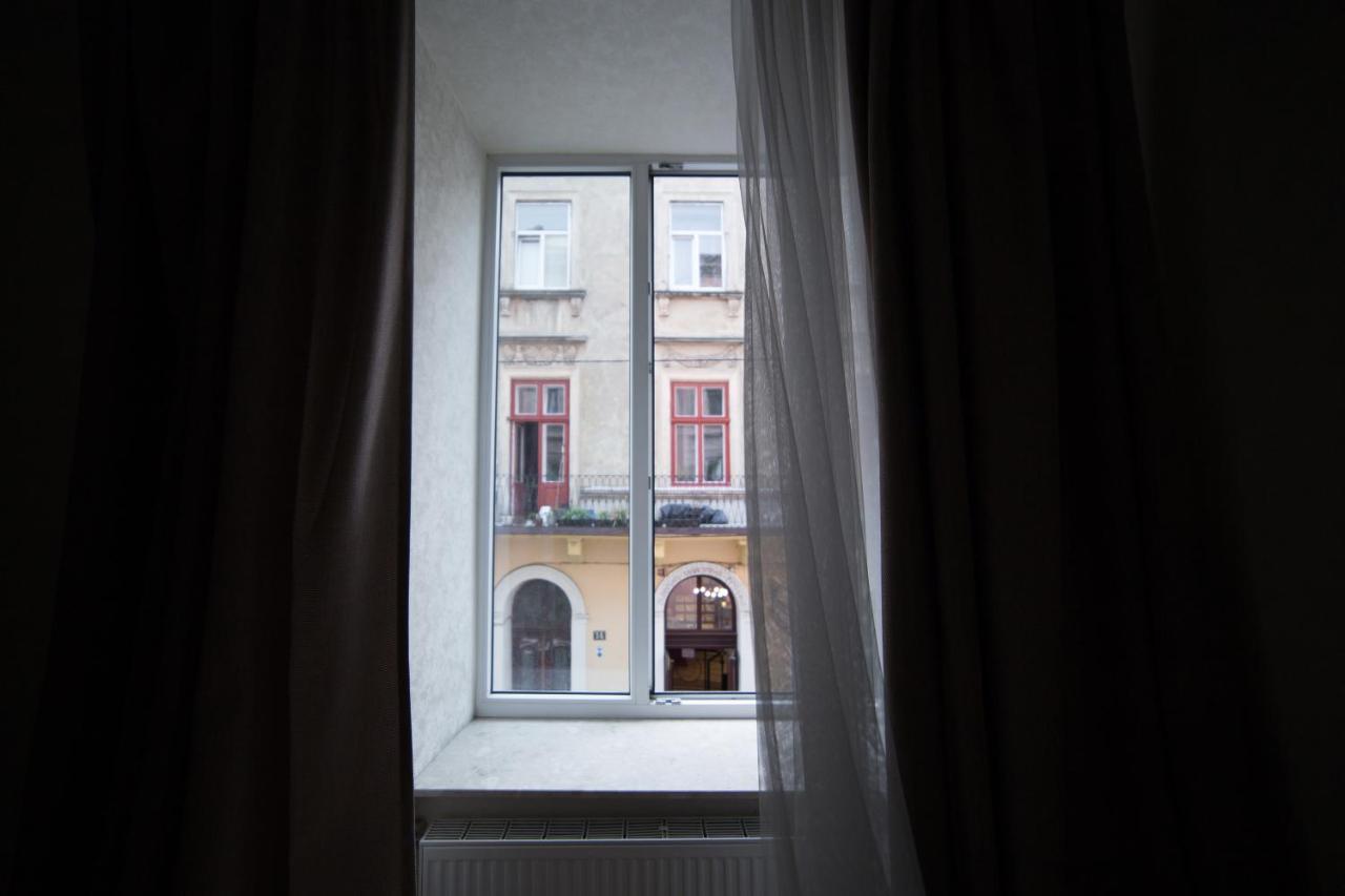 Apartment On Virmenska 3, With 2 Separate Bedrooms Leopoli Esterno foto